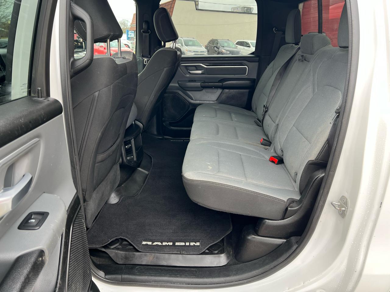 RAM 1500 Big Horn 4x2 Crew Cab 5'7" Box 2022