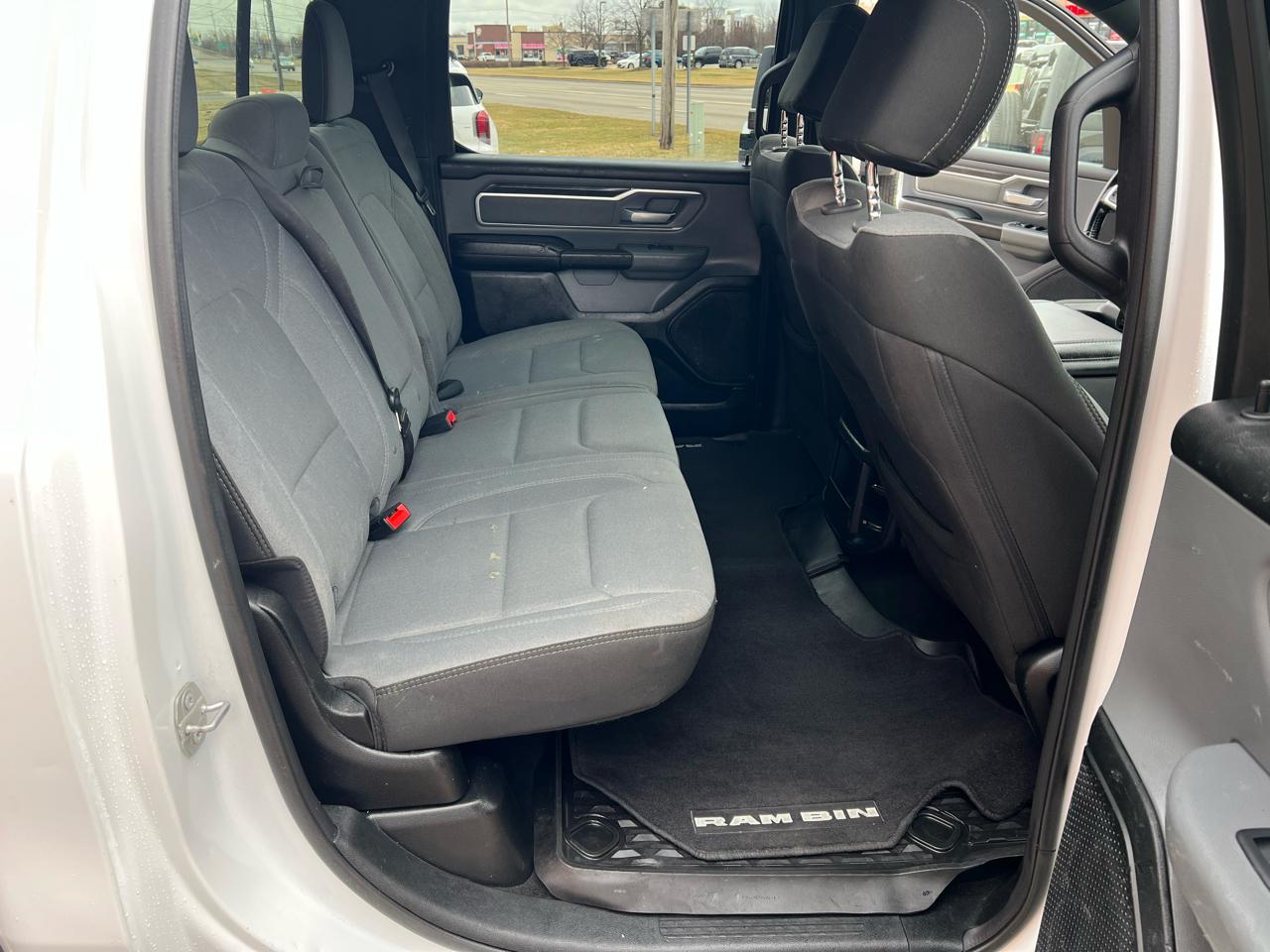 RAM 1500 Big Horn 4x2 Crew Cab 5'7" Box 2022