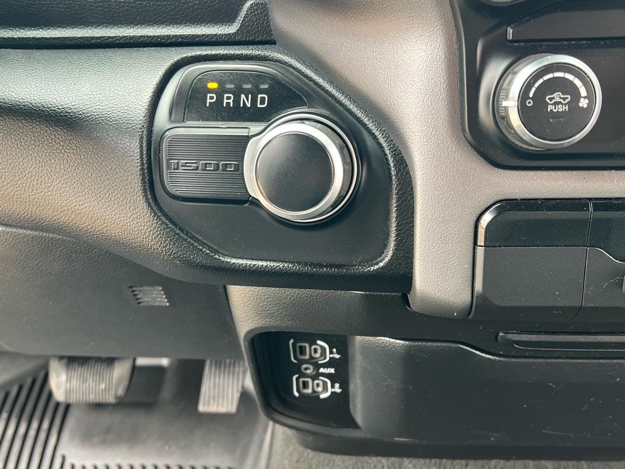 RAM 1500 Big Horn 4x2 Crew Cab 5'7" Box 2022