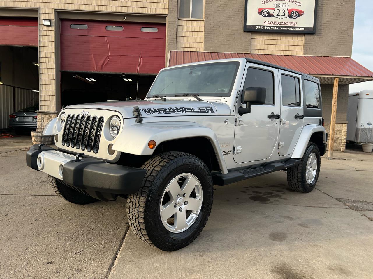 Jeep Wrangler Unlimited 4WD 4dr Sahara 2012