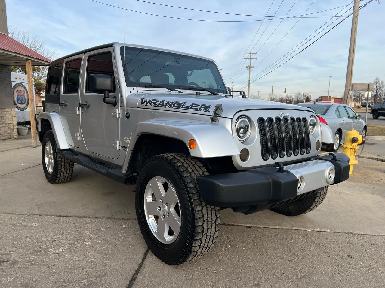 Jeep Wrangler Unlimited 4WD 4dr Sahara 2012