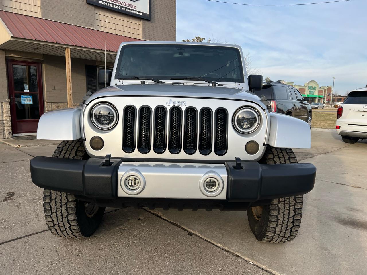 Jeep Wrangler Unlimited 4WD 4dr Sahara 2012