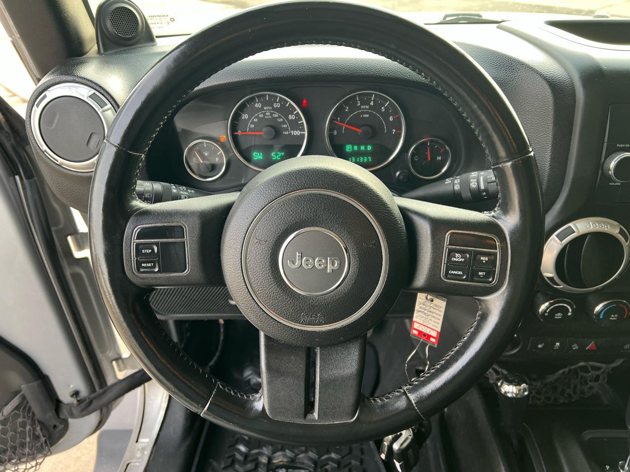 Jeep Wrangler Unlimited 4WD 4dr Sahara 2012