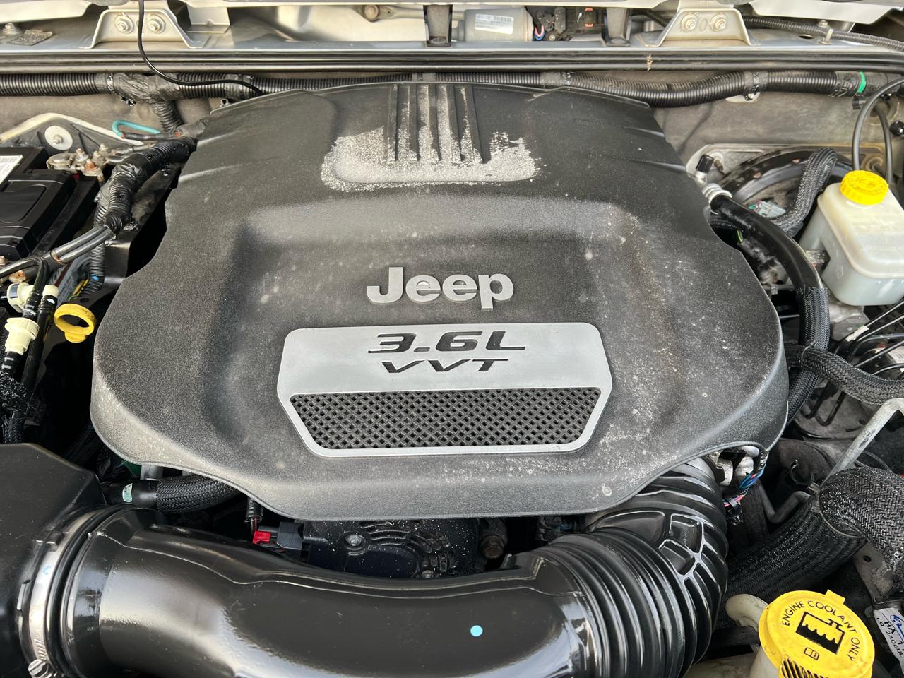 Jeep Wrangler Unlimited 4WD 4dr Sahara 2012