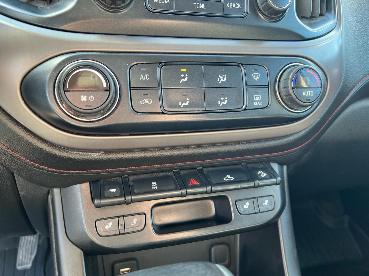 GMC Canyon 4WD Crew Cab 128.3" SLE 2016