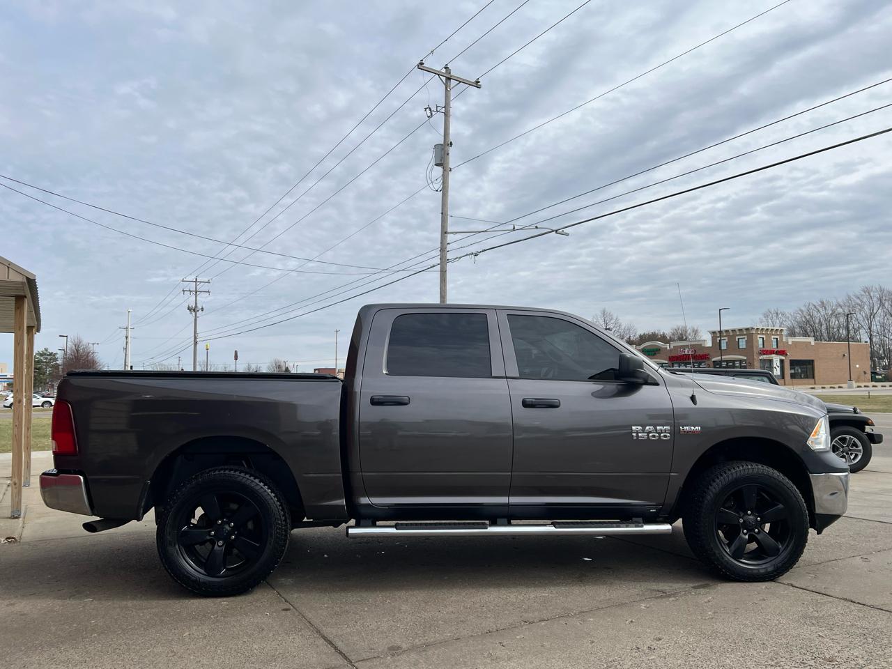 RAM 1500 Tradesman Crew Cab 4WD 2014