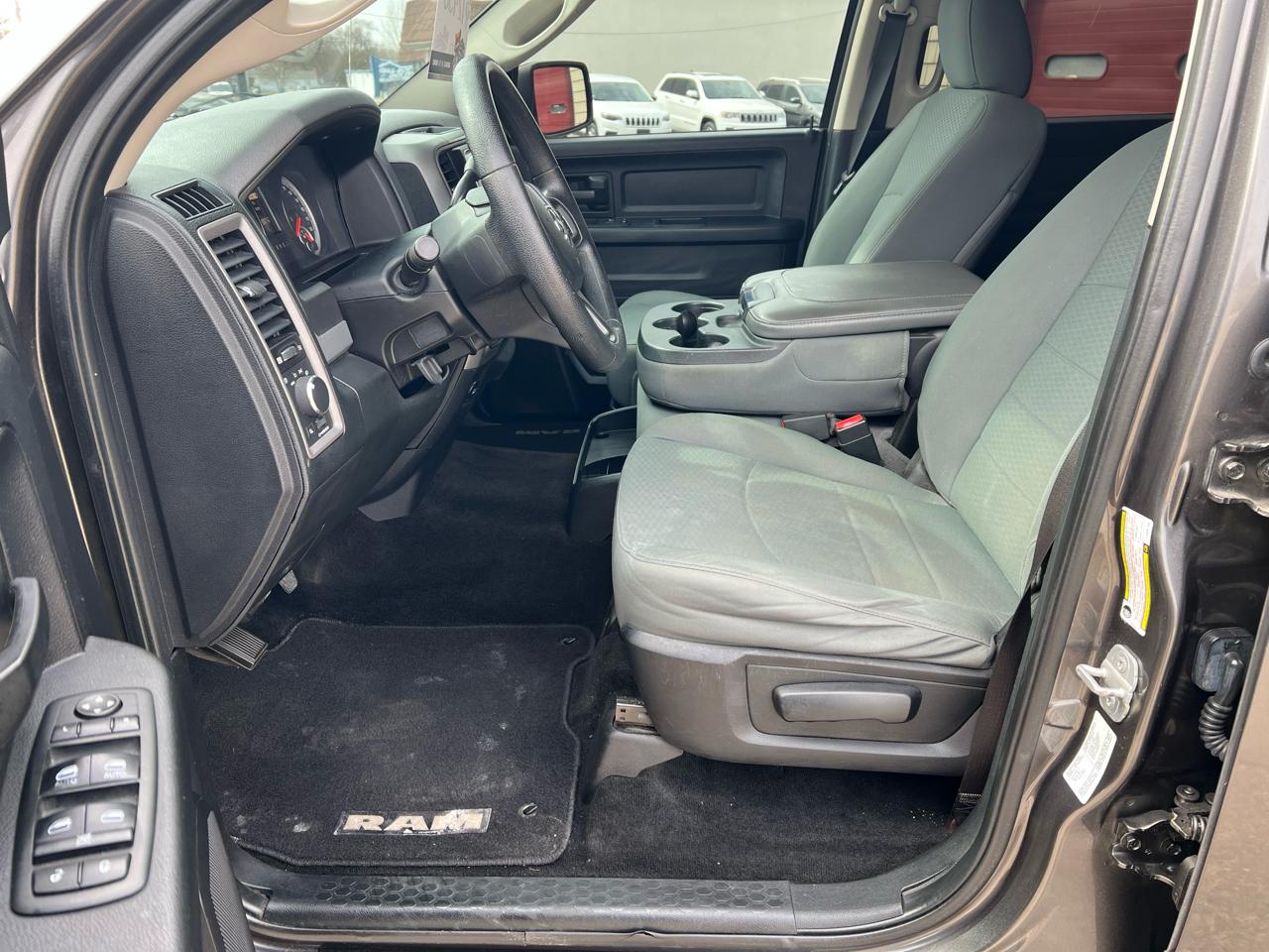 RAM 1500 Tradesman Crew Cab 4WD 2014