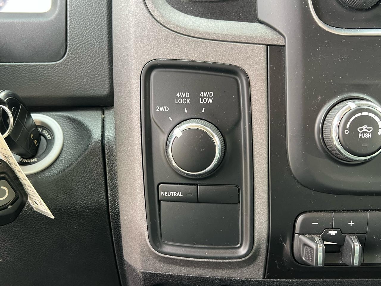 RAM 1500 Tradesman Crew Cab 4WD 2014