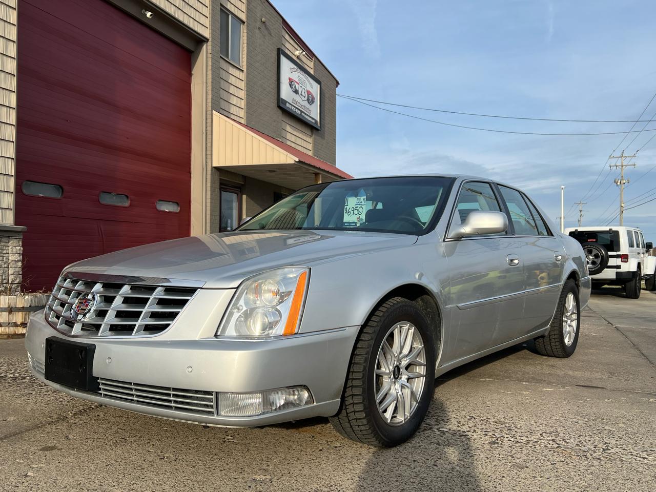 2011 Cadillac DTS 4dr Sdn Luxury Collection