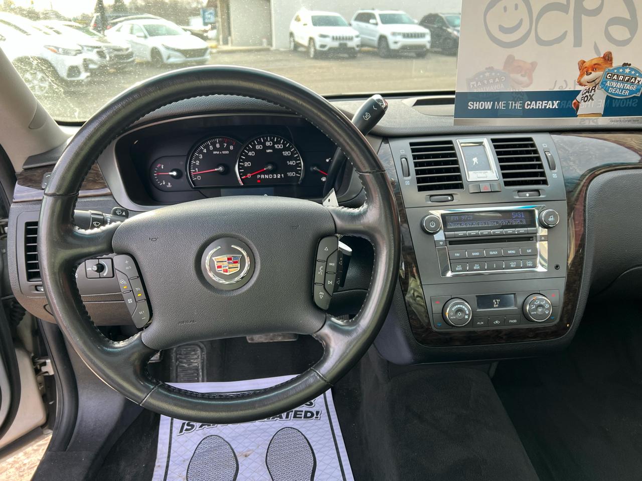 Cadillac DTS 4dr Sdn Luxury Collection 2011