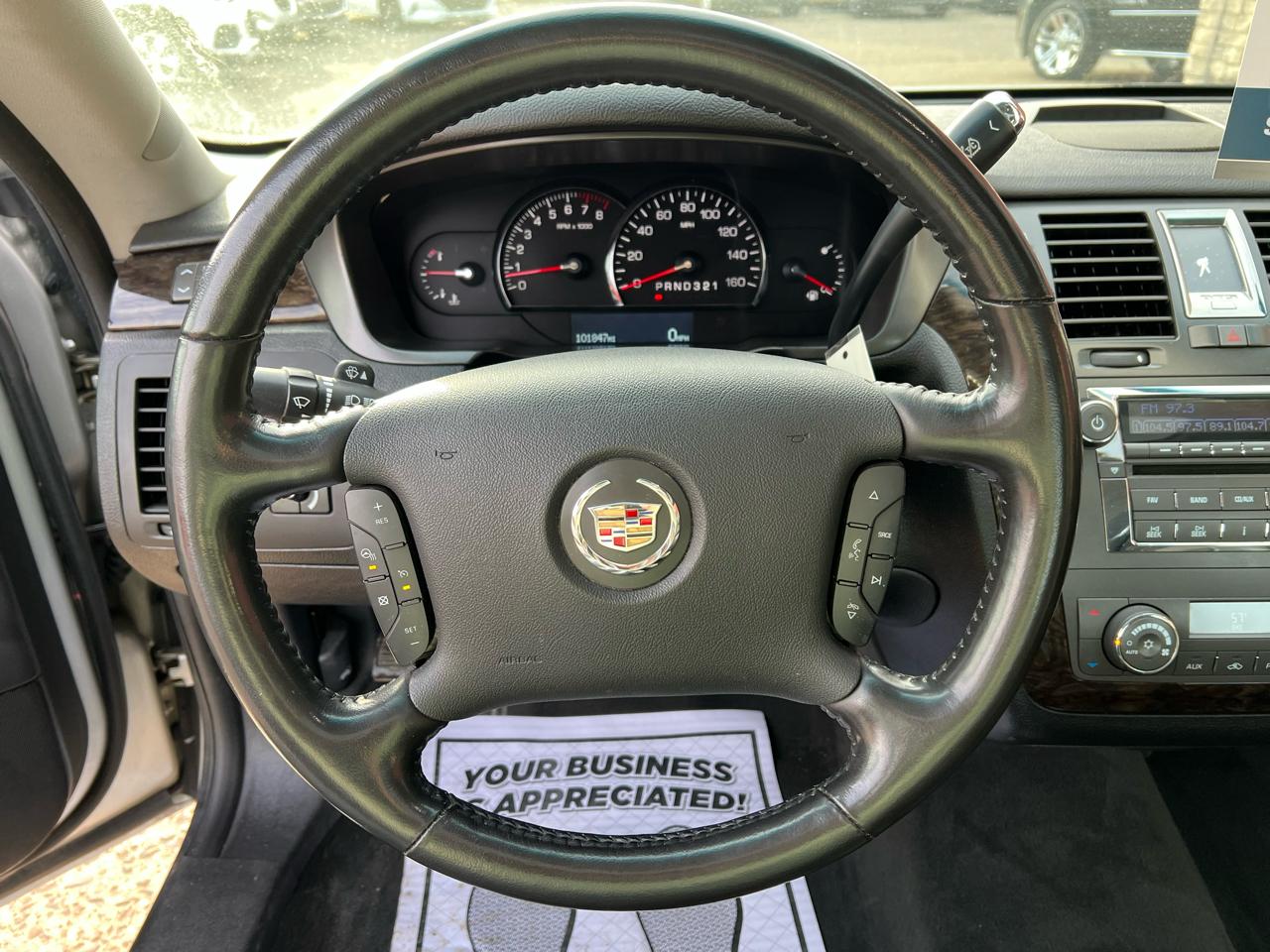 Cadillac DTS 4dr Sdn Luxury Collection 2011