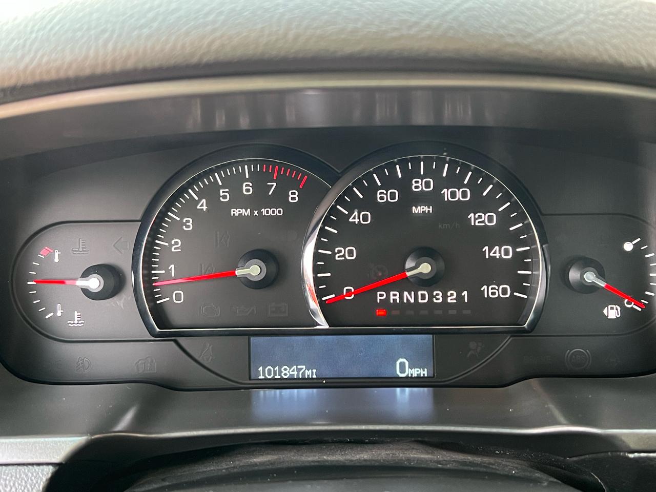 Cadillac DTS 4dr Sdn Luxury Collection 2011