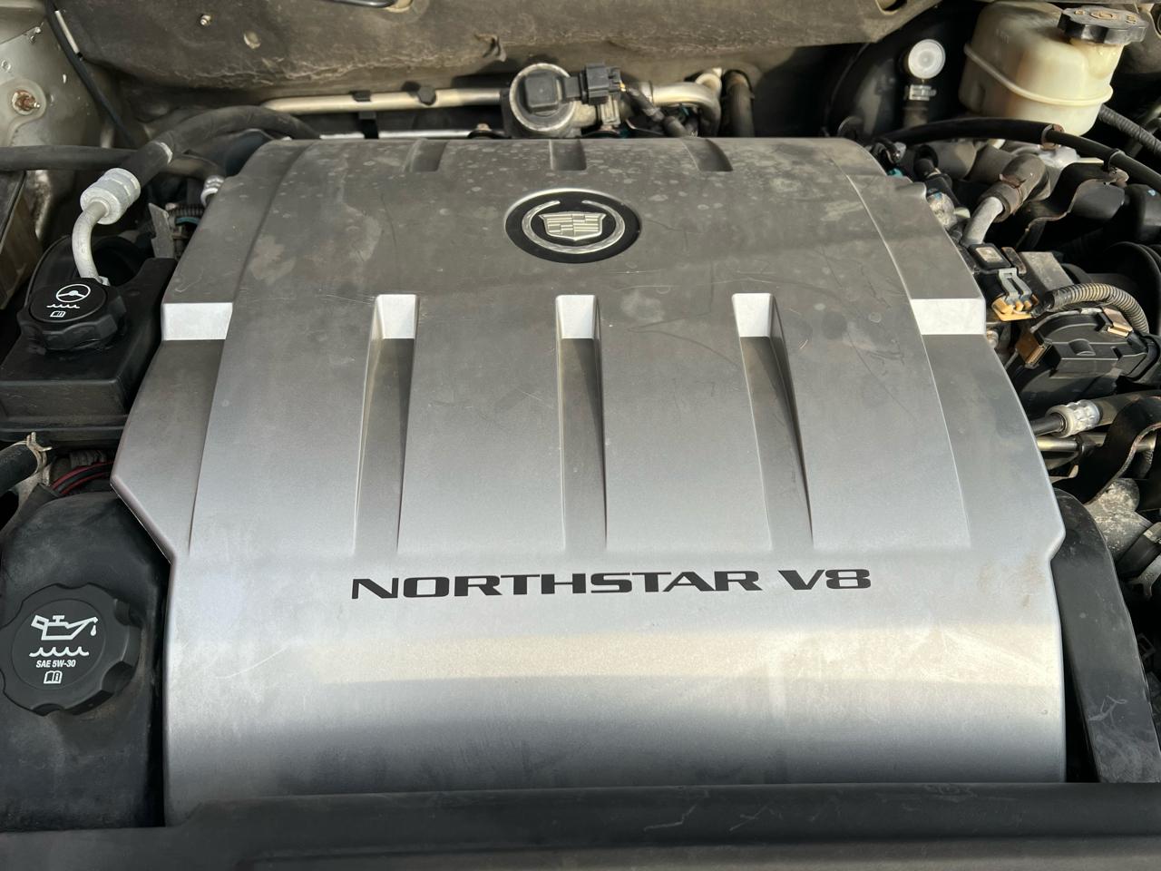 Cadillac DTS 4dr Sdn Luxury Collection 2011