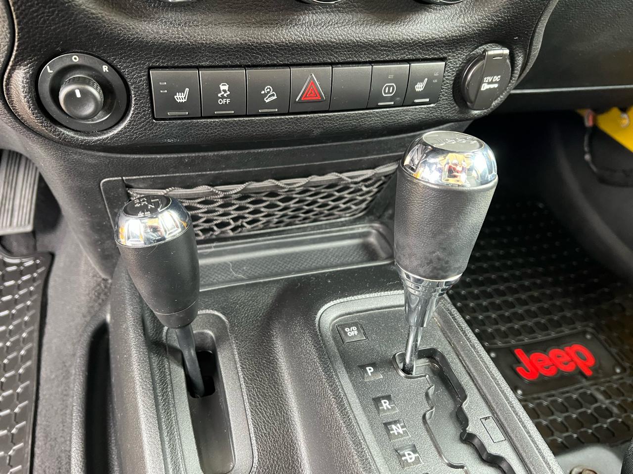 Jeep Wrangler Unlimited 4WD 4dr Sahara 2011