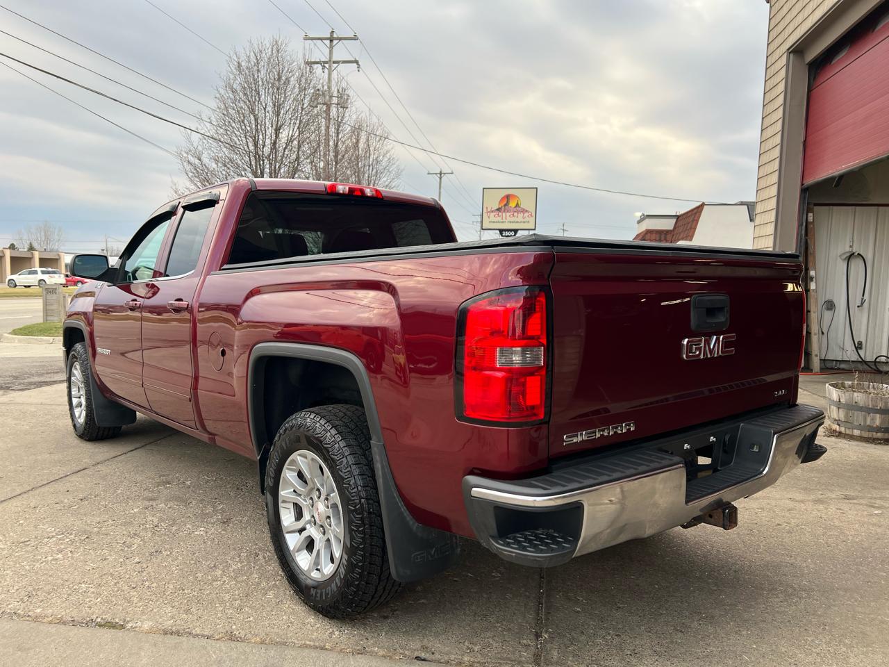 GMC Sierra 1500 4WD Double Cab 143.5" SLE 2015