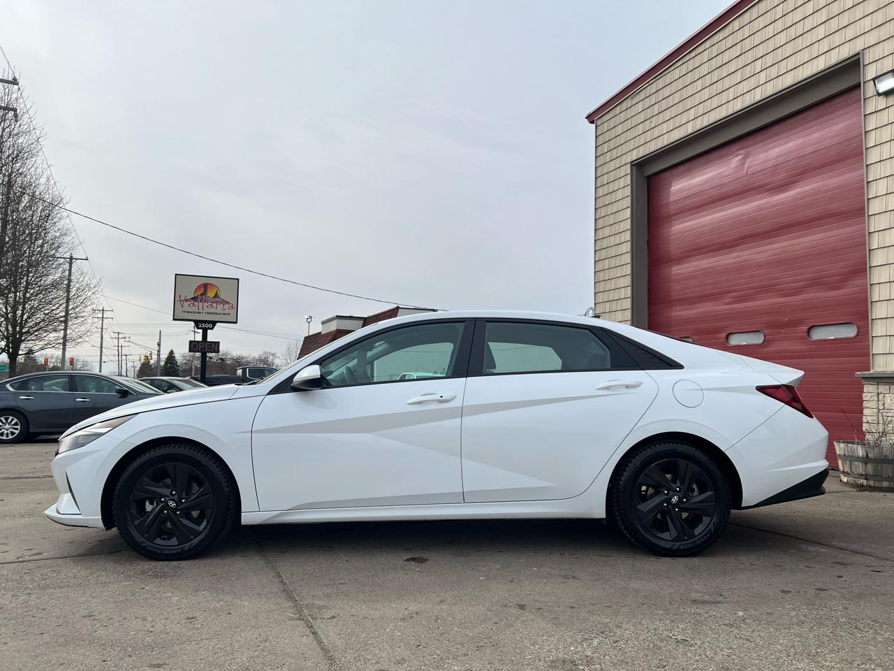 Hyundai Elantra SEL IVT *Ltd Avail* 2021