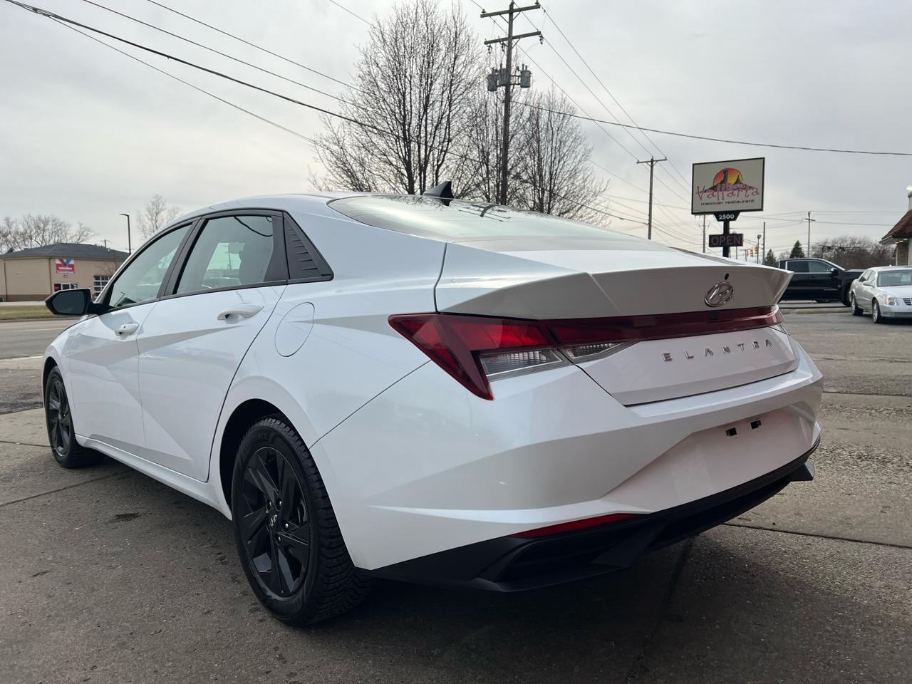 Hyundai Elantra SEL IVT *Ltd Avail* 2021