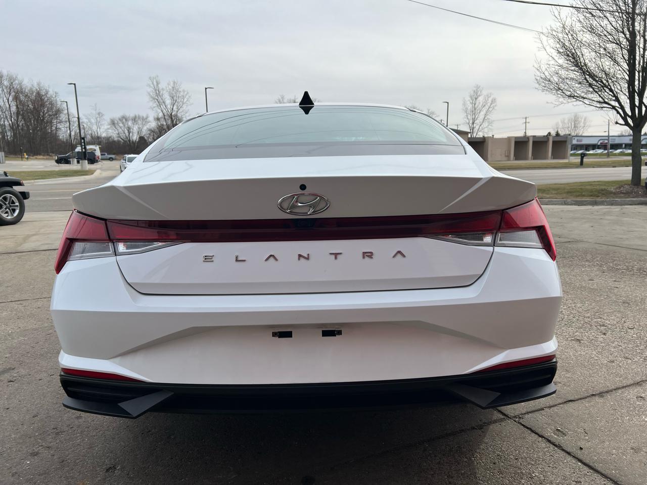 Hyundai Elantra SEL IVT *Ltd Avail* 2021