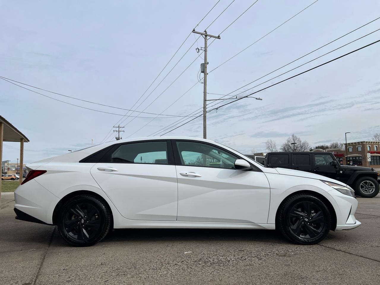 Hyundai Elantra SEL IVT *Ltd Avail* 2021