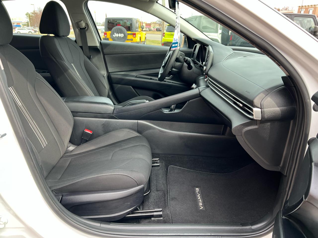 Hyundai Elantra SEL IVT *Ltd Avail* 2021