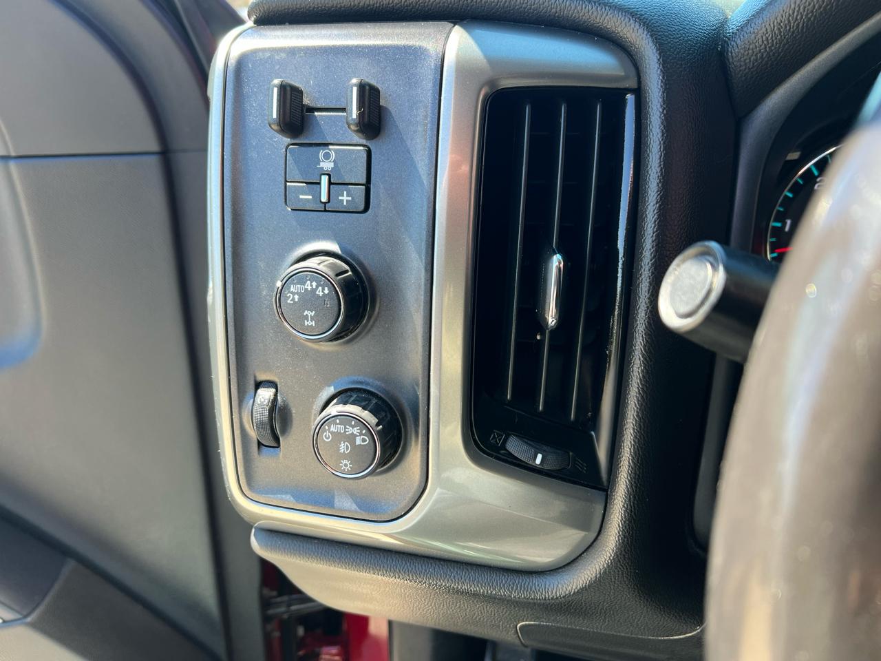 Chevrolet Silverado 1500 4WD Double Cab 143.5" LT w/1LT 2018