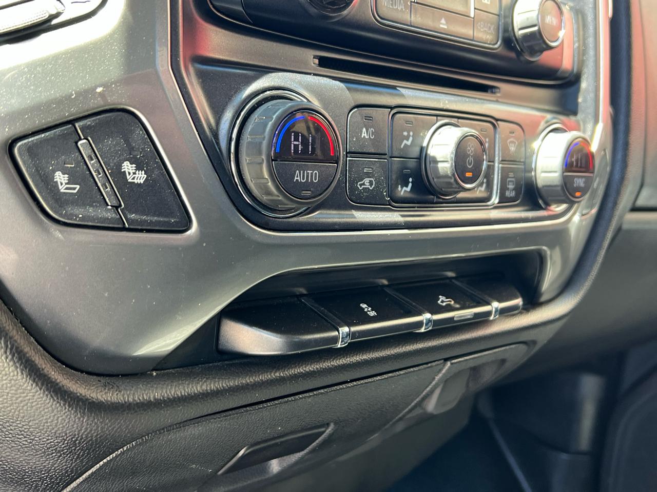 Chevrolet Silverado 1500 4WD Double Cab 143.5" LT w/1LT 2018