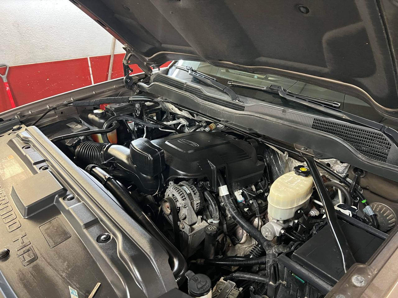 Chevrolet Silverado 2500HD Built After Aug 14  2015