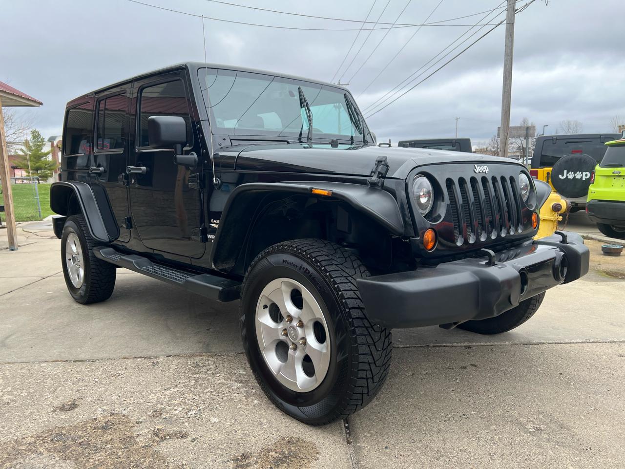 Jeep Wrangler Unlimited 4WD 4dr Sahara 2013