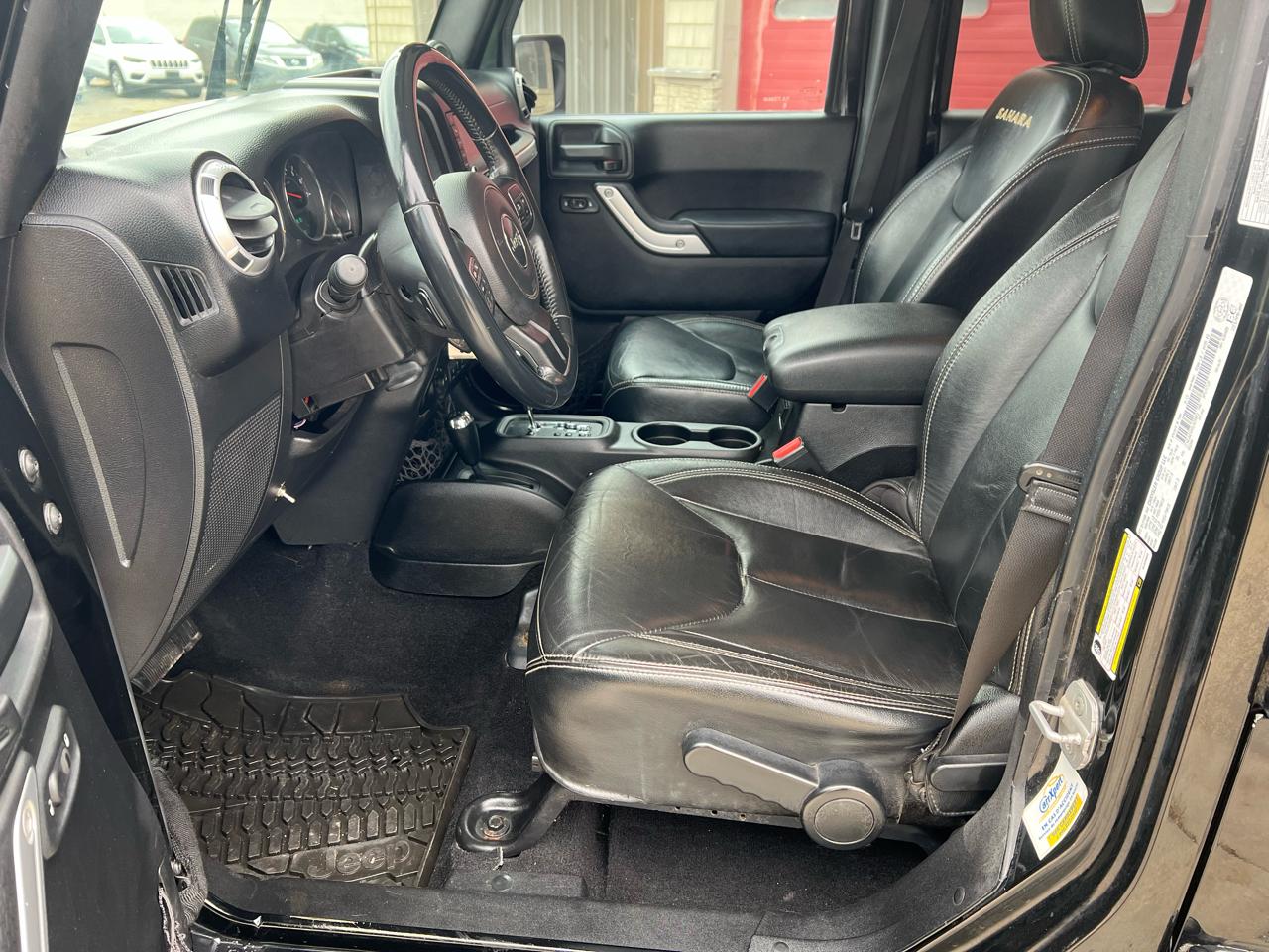 Jeep Wrangler Unlimited 4WD 4dr Sahara 2013