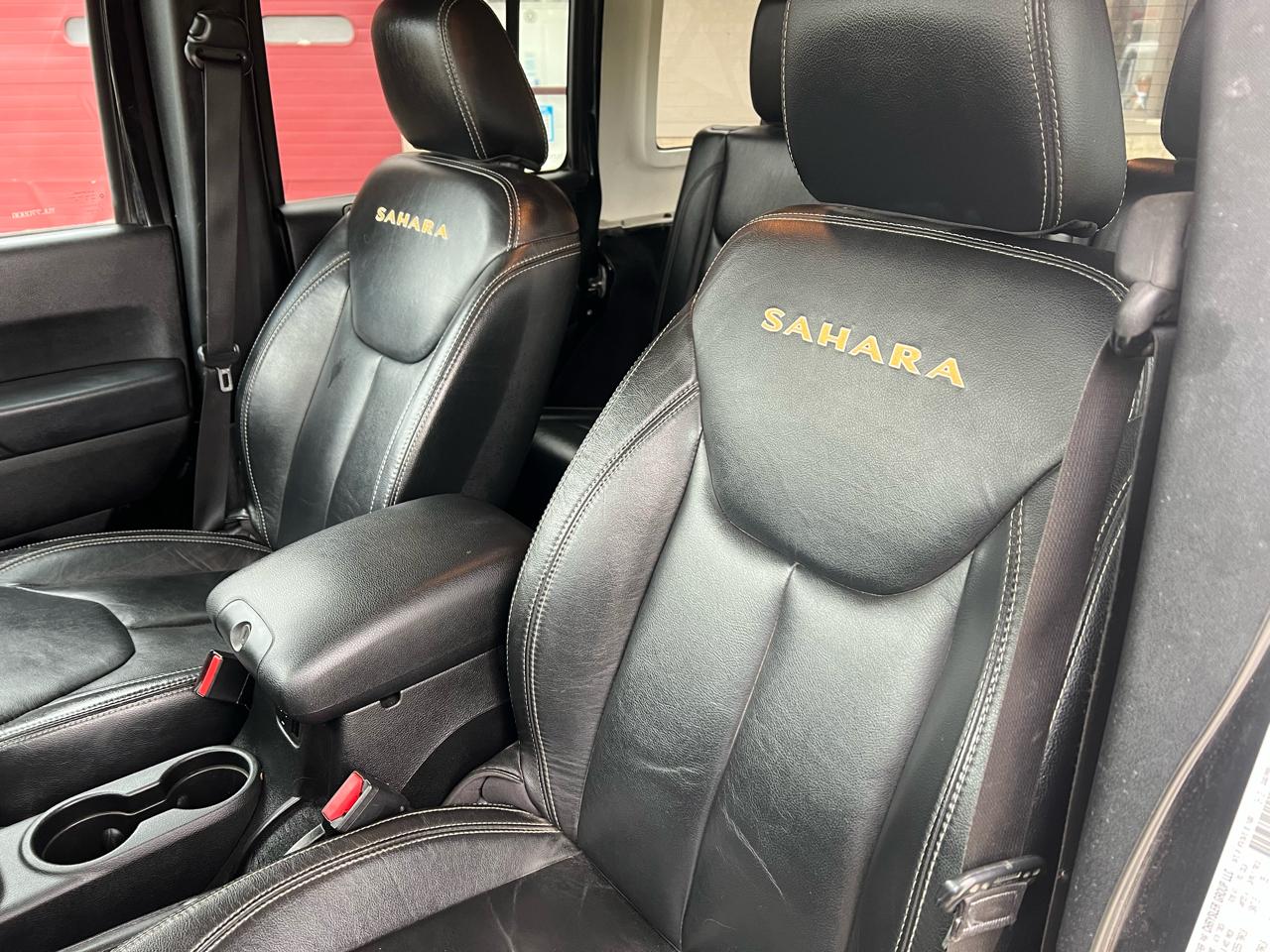 Jeep Wrangler Unlimited 4WD 4dr Sahara 2013