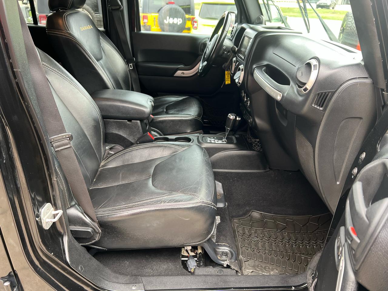 Jeep Wrangler Unlimited 4WD 4dr Sahara 2013