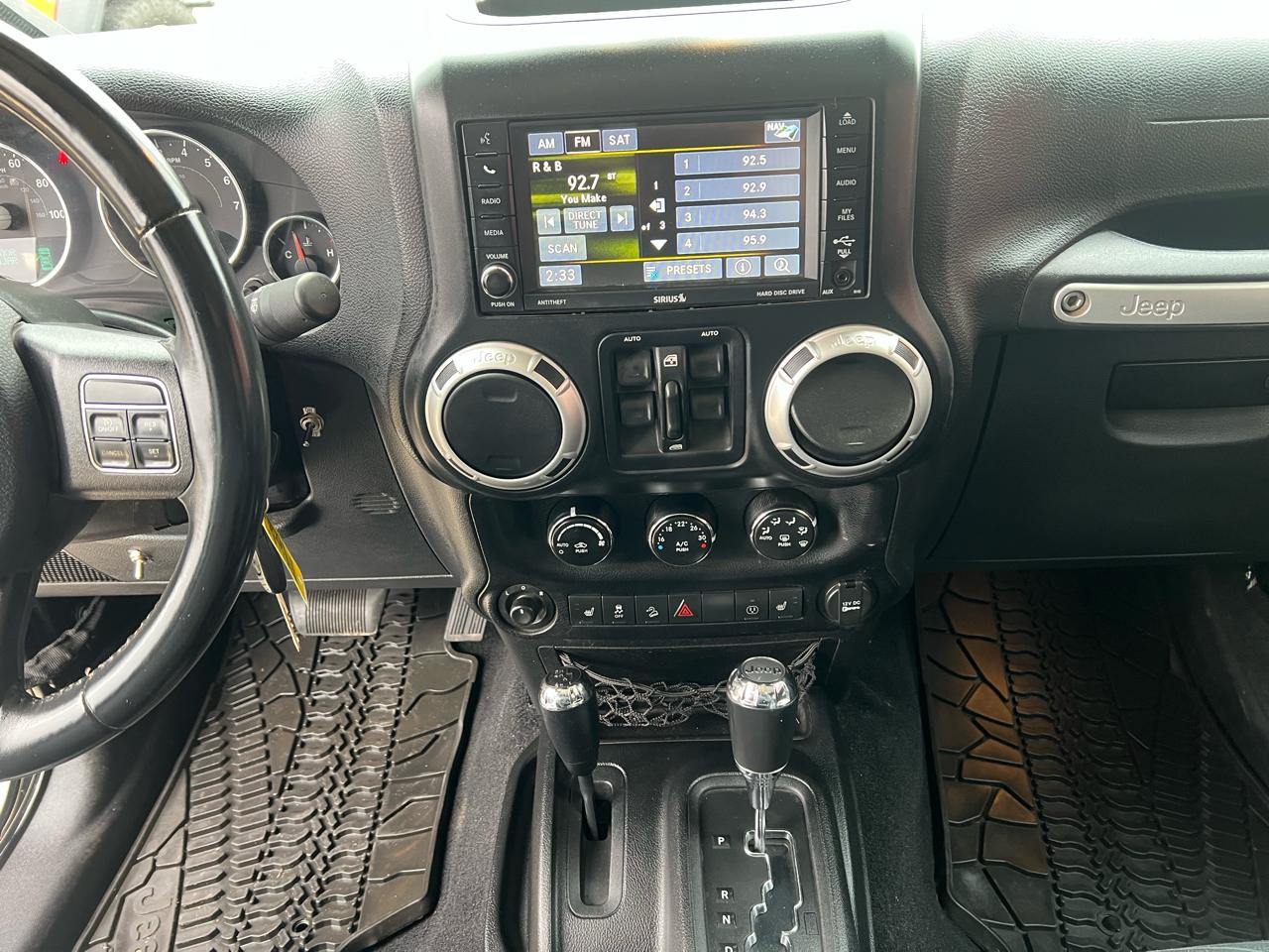 Jeep Wrangler Unlimited 4WD 4dr Sahara 2013