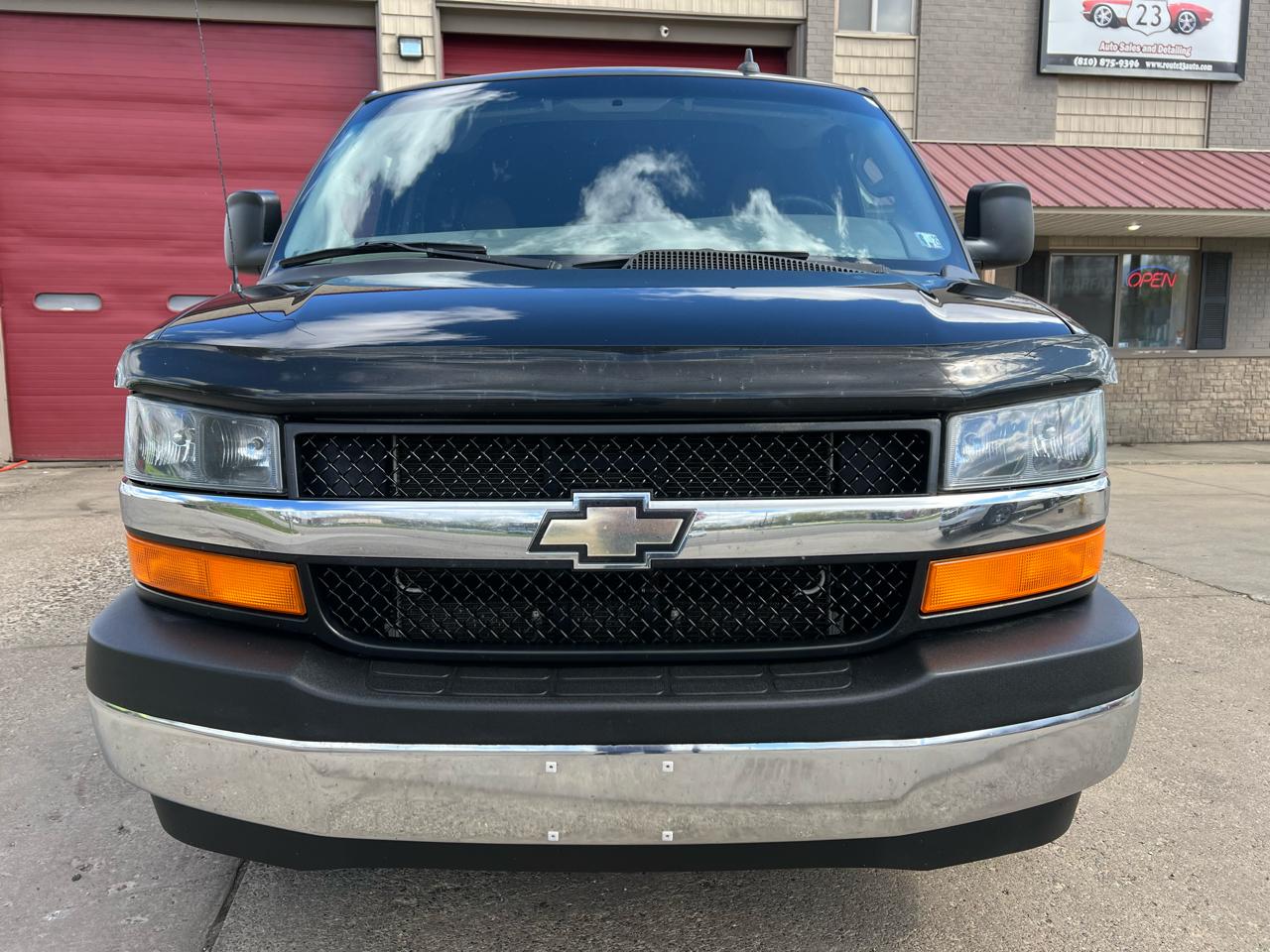 Chevrolet Express Cargo Van RWD 3500 155" 2017