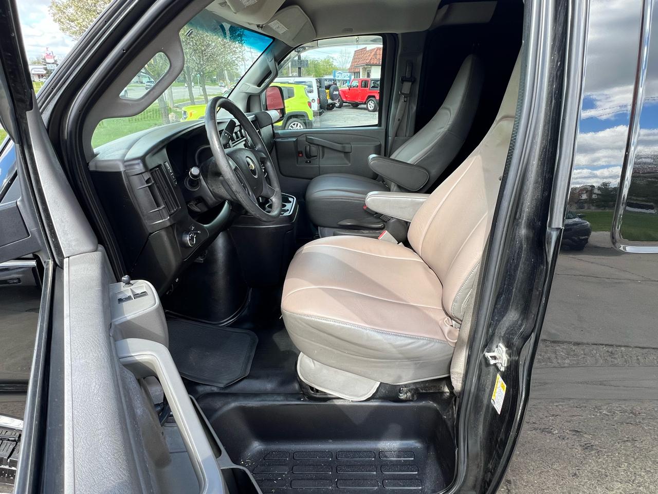 Chevrolet Express Cargo Van RWD 3500 155" 2017