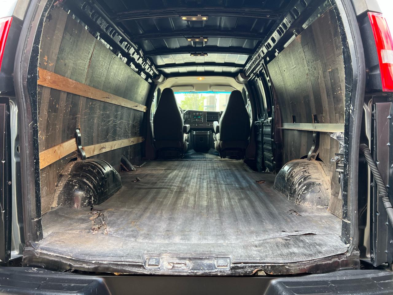 Chevrolet Express Cargo Van RWD 3500 155" 2017