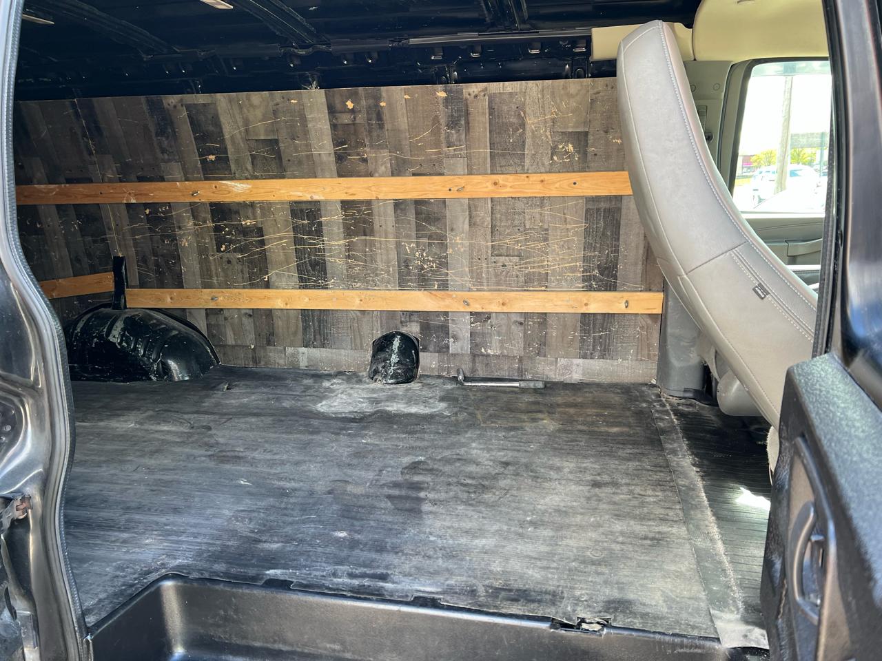 Chevrolet Express Cargo Van RWD 3500 155" 2017