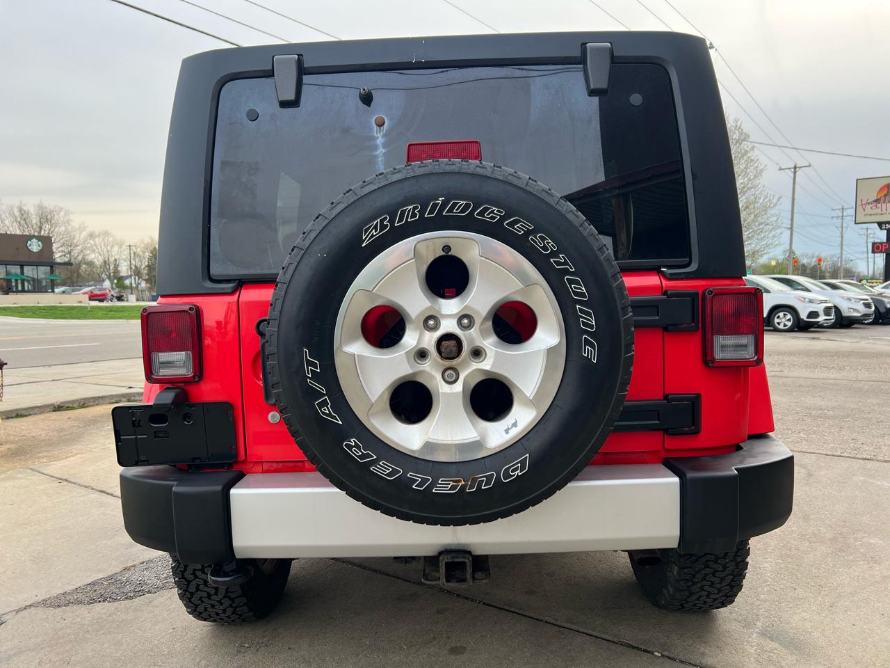 Jeep Wrangler Unlimited 4WD 4dr Sahara 2013