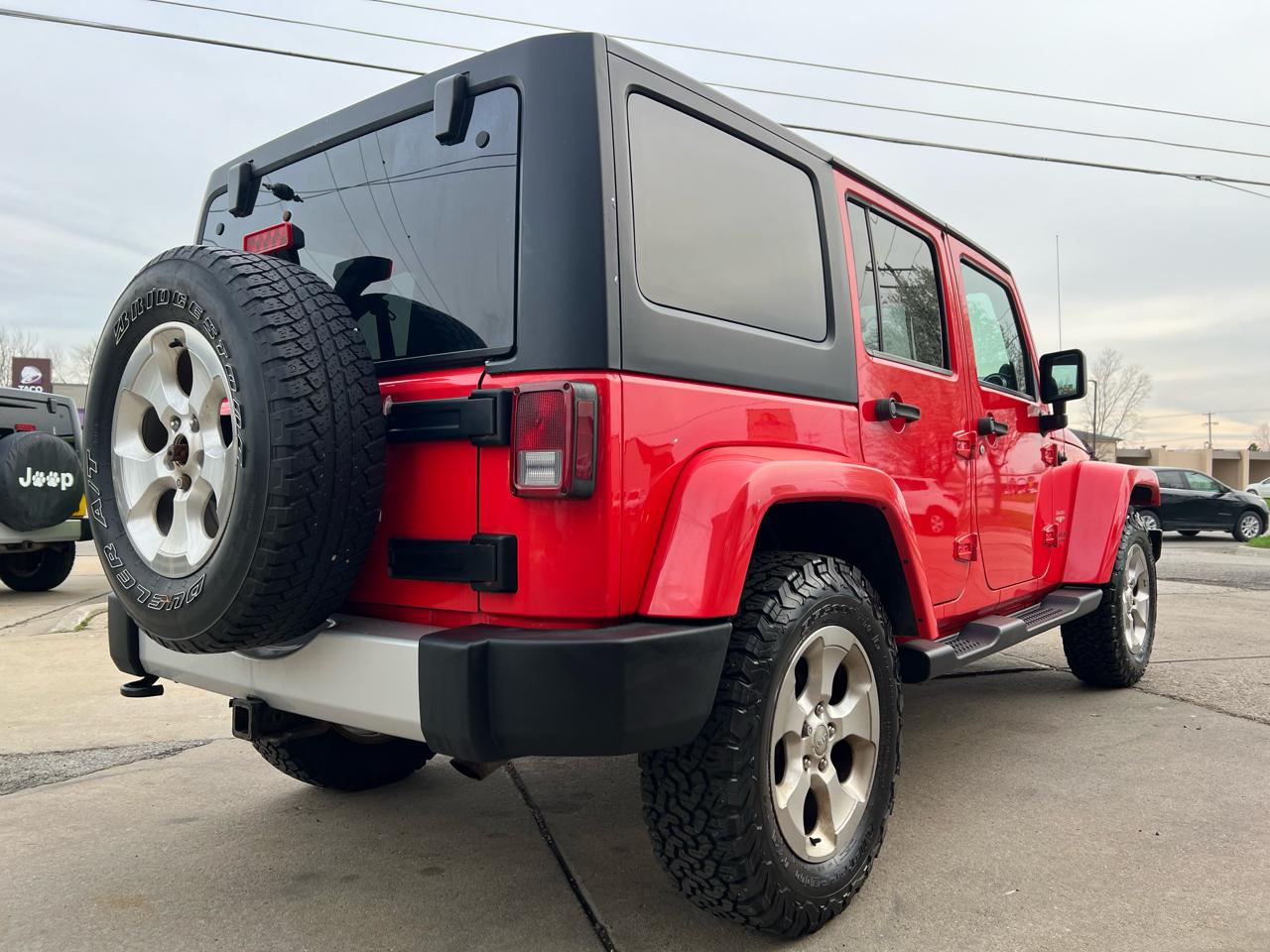 Jeep Wrangler Unlimited 4WD 4dr Sahara 2013