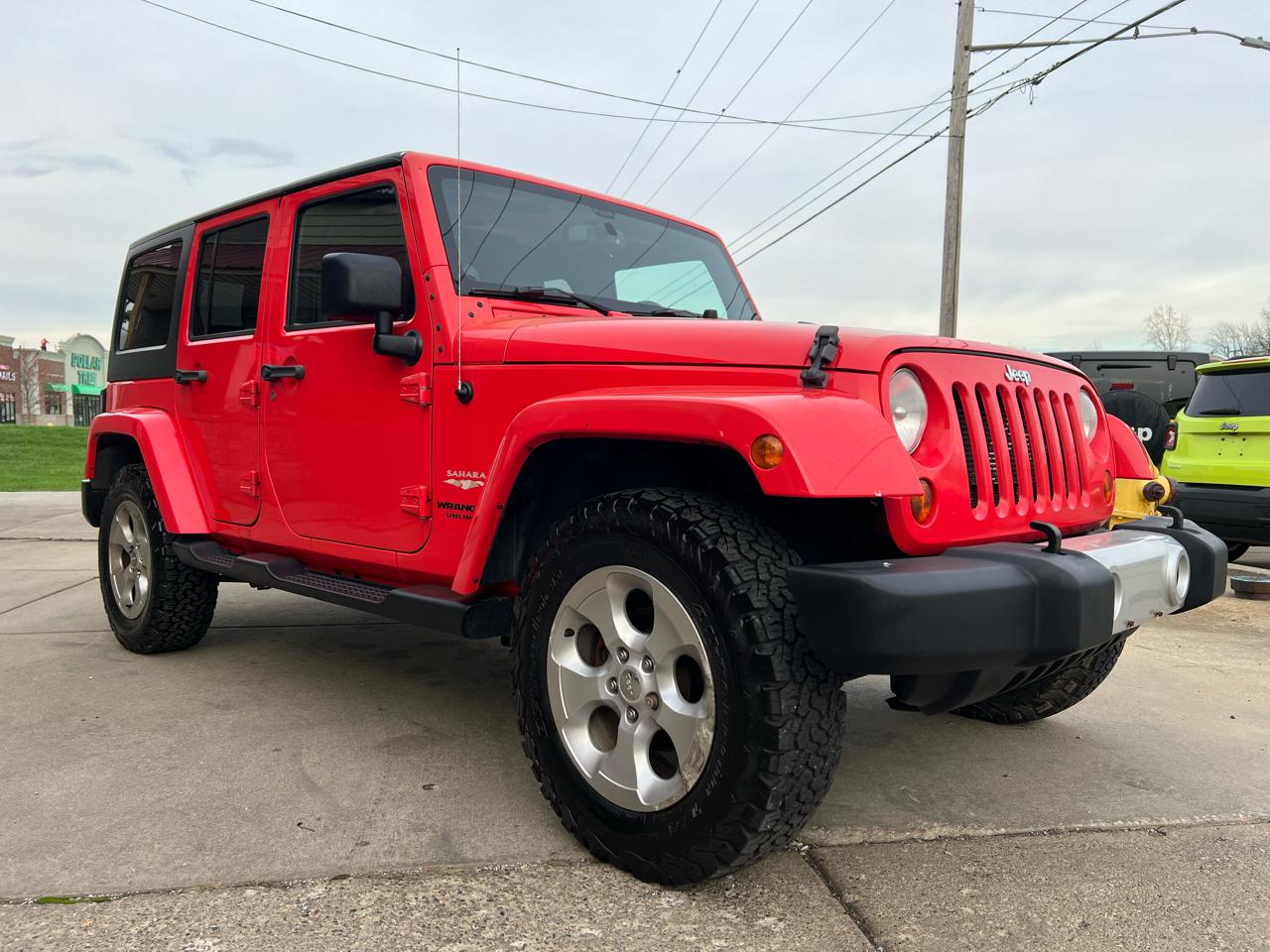 Jeep Wrangler Unlimited 4WD 4dr Sahara 2013