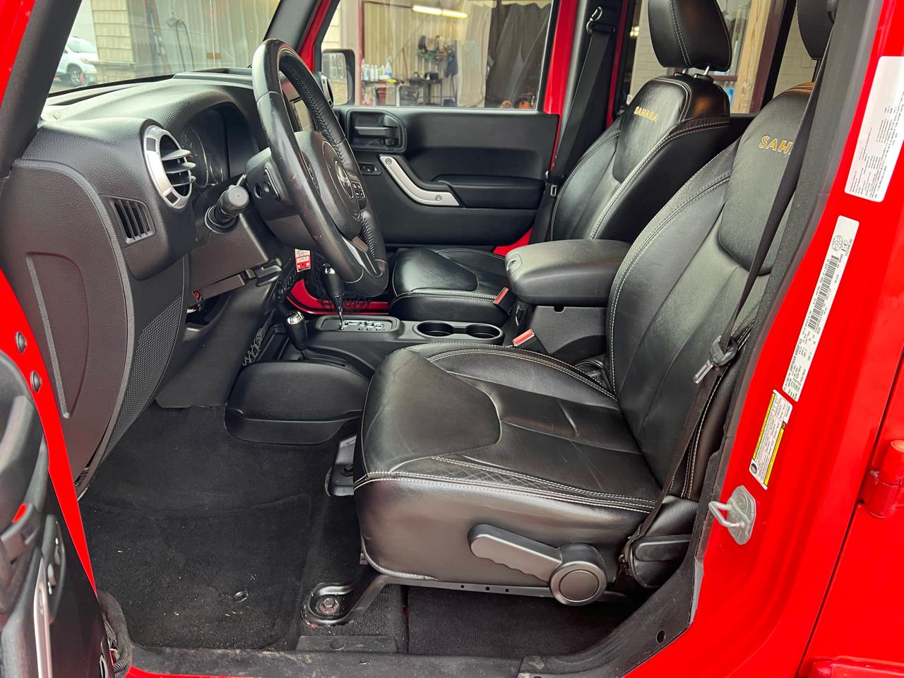 Jeep Wrangler Unlimited 4WD 4dr Sahara 2013