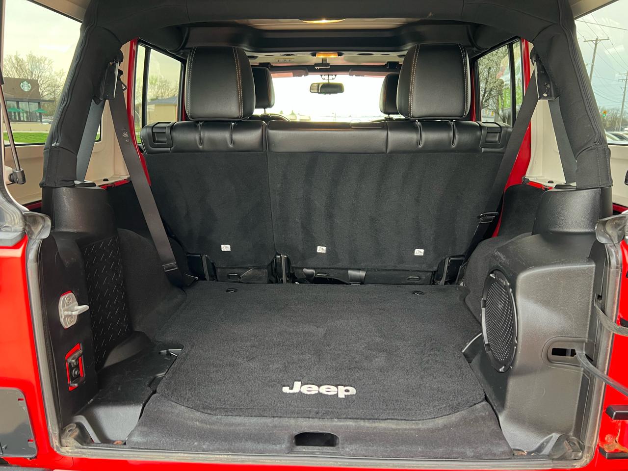 Jeep Wrangler Unlimited 4WD 4dr Sahara 2013