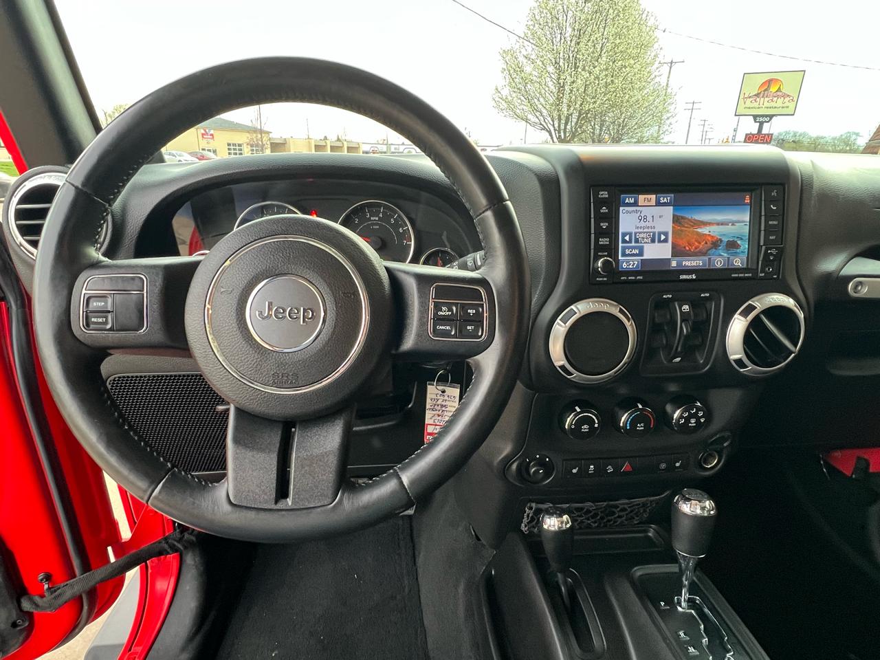 Jeep Wrangler Unlimited 4WD 4dr Sahara 2013