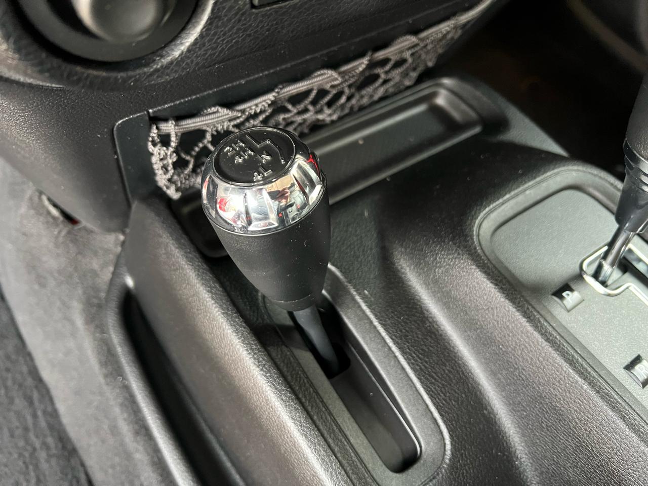 Jeep Wrangler Unlimited 4WD 4dr Sahara 2013