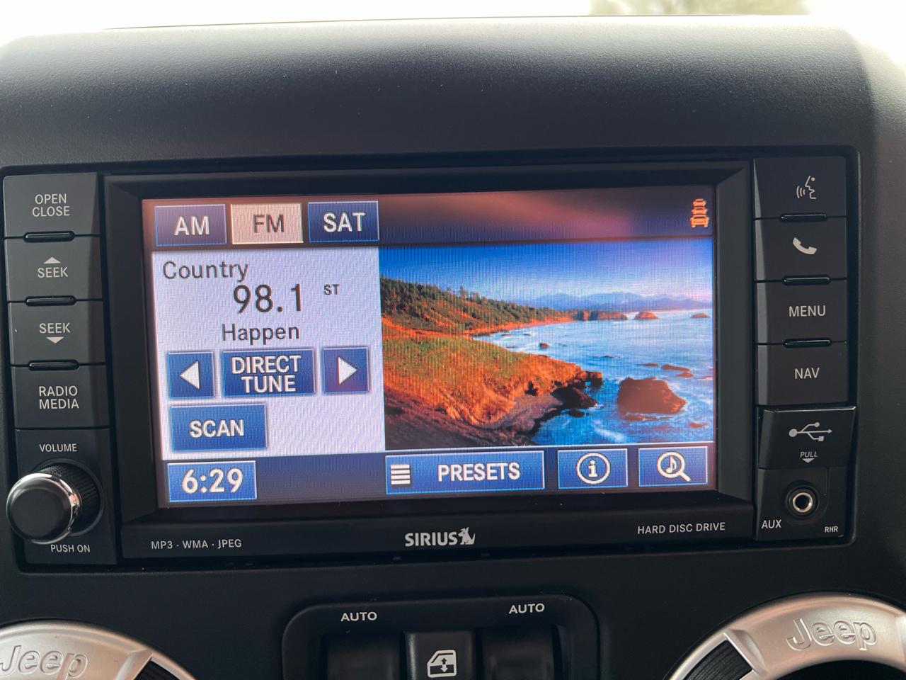 Jeep Wrangler Unlimited 4WD 4dr Sahara 2013