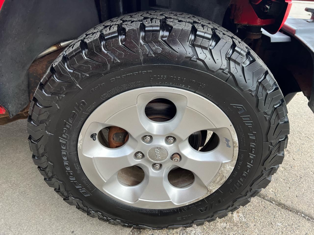 Jeep Wrangler Unlimited 4WD 4dr Sahara 2013