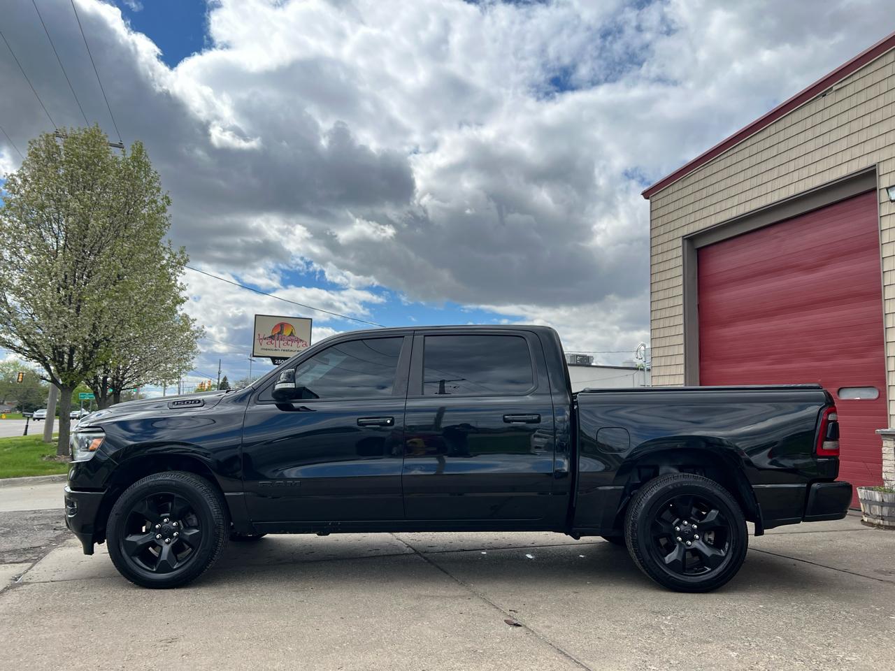 RAM 1500 Big Horn/Lone Star 4x4 Crew Cab 5'7" Box 2019