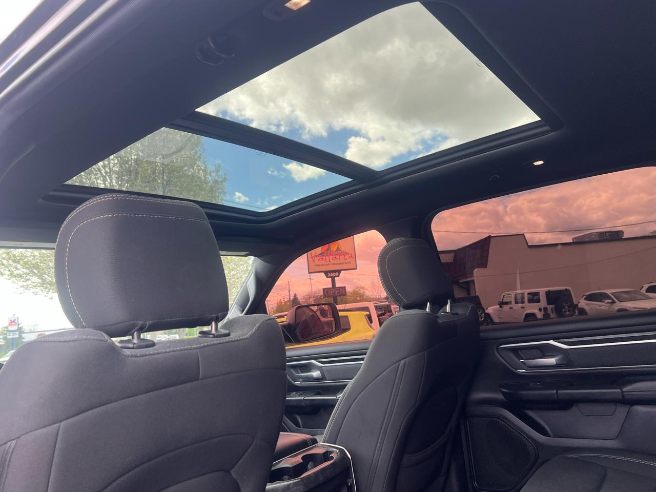 RAM 1500 Big Horn/Lone Star 4x4 Crew Cab 5'7" Box 2019