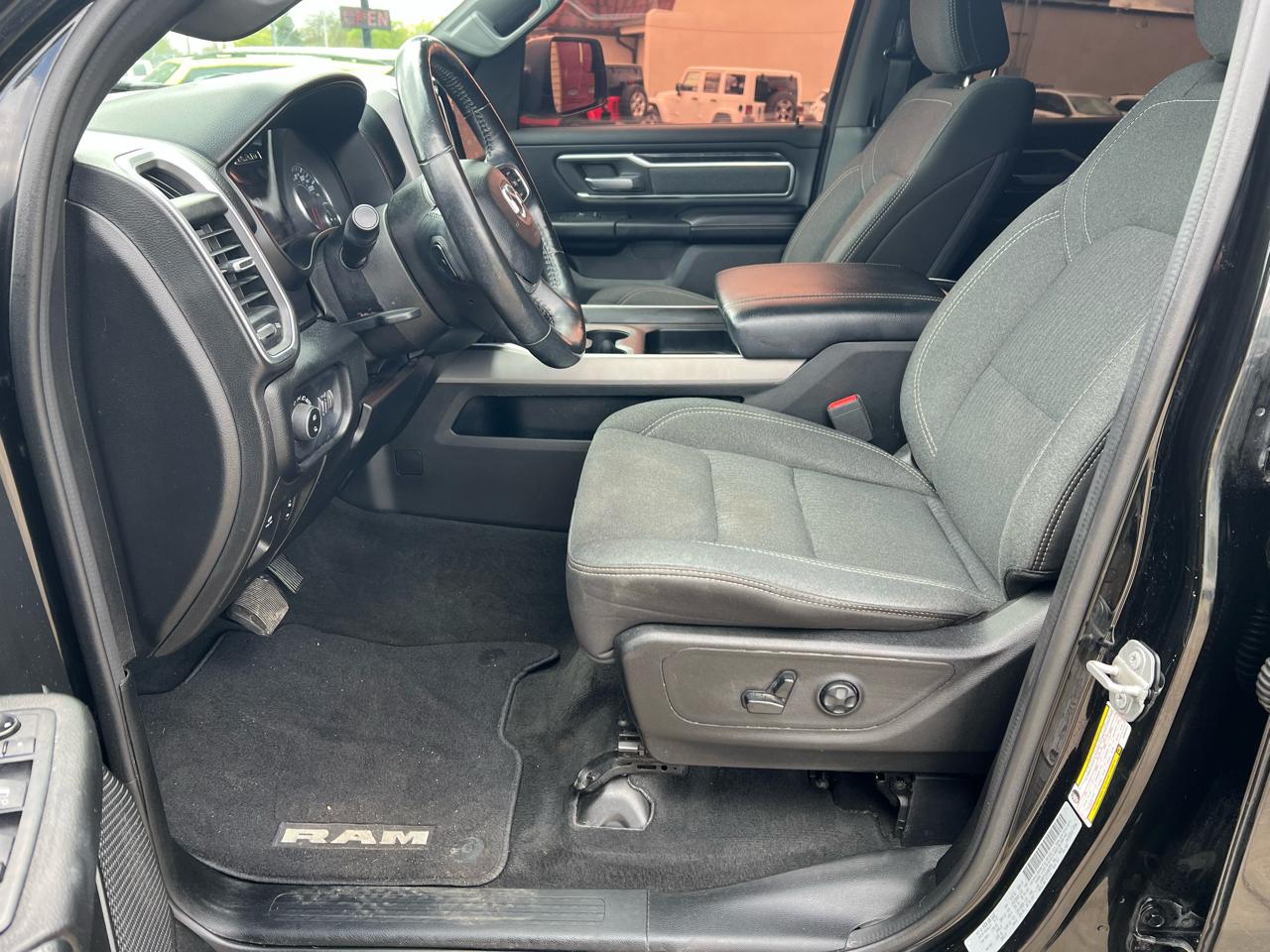 RAM 1500 Big Horn/Lone Star 4x4 Crew Cab 5'7" Box 2019