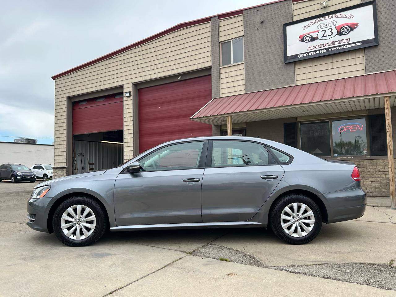 Volkswagen Passat 4dr Sdn 2.5L Auto S PZEV 2012