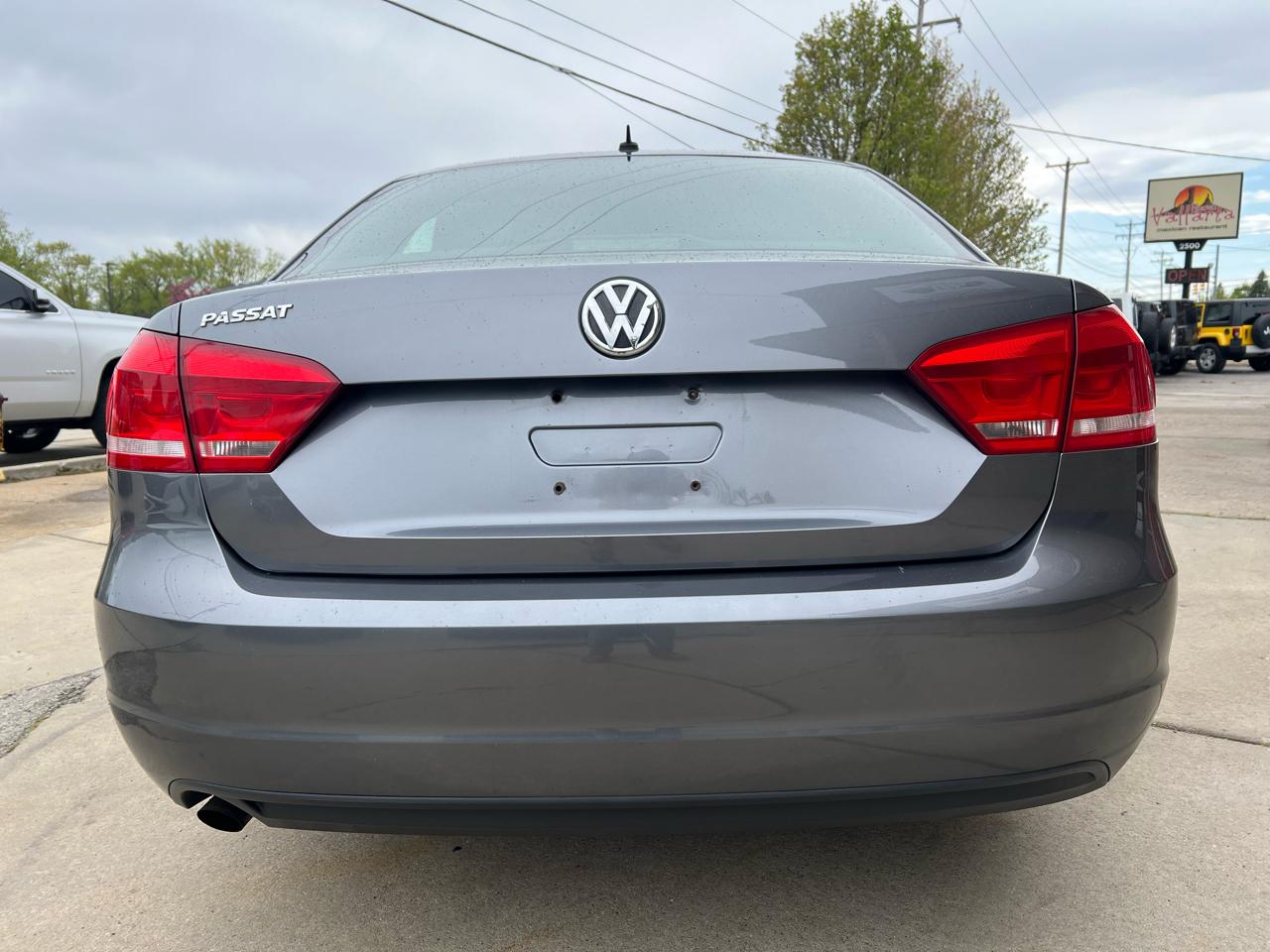 Volkswagen Passat 4dr Sdn 2.5L Auto S PZEV 2012